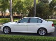BMW 3 Series 320i 2010 - Gia đình cần bán BMW 320i trùm mền ít đi, sản xuất 2010, màu trắng