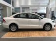 Volkswagen Polo 2016 - Bán xe Volkswagen Polo Sedan đời 2016, màu trắng, nhập khẩu