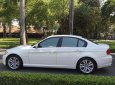 BMW 3 Series G 2010 - Gia đình cần bán BMW 320i trùm mền ít đi, sản xuất 2010, màu trắng