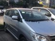 Toyota Innova 2.0E 2016 - Cần bán Toyota Innova 2.0E năm sản xuất 2016, màu bạc số sàn, giá tốt