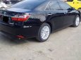 Toyota Camry 2018 - Cần bán gấp Toyota Camry sản xuất 2018, màu đen, giá tốt