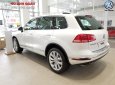 Volkswagen Touareg 2016 - Bán Volkswagen Touareg màu trắng, hỗ trợ trả góp 90%, hỗ trợ 50% phí trước bạ, Hotline 090.898.8862