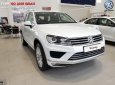 Volkswagen Touareg 2016 - Bán Volkswagen Touareg màu trắng, hỗ trợ trả góp 90%, hỗ trợ 50% phí trước bạ, Hotline 090.898.8862