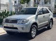 Toyota Fortuner 2.5G 2011 - Cần bán lại xe Toyota Fortuner 2.5G sản xuất năm 2011, màu bạc  