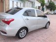 Hyundai Grand i10 MT 2018 - Cần bán gấp Hyundai Grand i10 MT 2018, màu bạc đẹp như mới