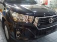 Toyota Hilux E(4x2)AT 2018 - Bán Toyota Hilux E(4x2)AT sản xuất năm 2018, màu đen, nhập khẩu, giá chỉ 695 triệu