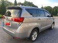 Toyota Innova  2.0E 2016 - Cần bán xe Toyota Innova sản xuất năm 2016, màu bạc số sàn
