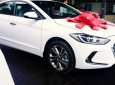 Hyundai Elantra 2018 - Cần bán xe Hyundai Elantra sản xuất năm 2018, màu trắng, giá 560tr