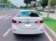 Mazda 3 2017 - Cần bán gấp Mazda 3 đời 2017, màu trắng, 655tr