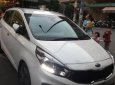 Kia Rondo   AT 2016 - Bán xe Kia Rondo AT đời 2016, màu trắng xe gia đình