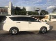 Toyota Innova   E   2017 - Cần bán Toyota Innova E 2017, màu trắng, số sàn, giá tốt