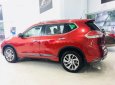 Nissan X trail V Series 2.5 SV Luxury 4WD 2018 - Bán xe Nissan X trail V Series 2.5 SV Luxury 4WD năm sản xuất 2018, màu đỏ