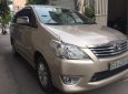 Toyota Innova V 2013 - Bán Toyota Innova V đời 2013, màu vàng số tự động