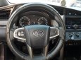 Toyota Innova  E 2016 - Cần bán lại xe Toyota Innova đời 2016, xe gia đình, 680tr