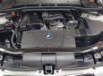 BMW 3 Series 320i 2010 - Cần bán xe BMW 3 Series 320i năm sản xuất 2010, màu bạc