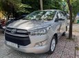 Toyota Innova 2.0E 2016 - Cần bán xe Toyota Innova 2.0E sản xuất 2016, màu bạc như mới