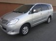 Toyota Innova G 2010 - Bán Toyota Innova G năm 2010, màu bạc xe gia đình, giá 415tr