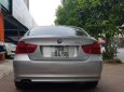 BMW 3 Series 320i 2010 - Cần bán xe BMW 3 Series 320i năm sản xuất 2010, màu bạc