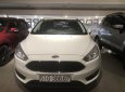 Ford Focus 2017 - Bán gấp xe Ford Focus 05 cửa 2017, màu trắng, chạy 31000 km