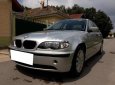 BMW 3 Series 318i   2005 - Cần tiền bán gấp BMW 318i, sản xuất 2005, màu bạc, nhà ít sử dụng