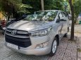 Toyota Innova  E   2017 - Bán Toyota Innova E đời 2017, màu bạc số sàn