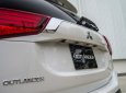 Mitsubishi Outlander 2018 - Cần bán xe Mitsubishi Outlander STD đời 2018, màu trắng, hỗ trợ trả góp 80% giá trị xe