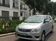 Toyota Innova   E   2013 - Cần bán Toyota Innova E 2013, màu bạc, giá tốt