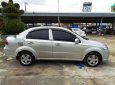 Daewoo Gentra 2011 - Cần bán gấp Daewoo Gentra đời 2011, màu bạc xe gia đình, giá 245tr