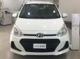 Hyundai Grand i10 1.2 MT Base 2018 - Bán Hyundai I10 1.2 MT Base màu trắng xe có sẵn giao ngay hỗ trợ vay trả góp lãi suất ưu đãi, LH 0903175312