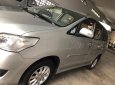 Toyota Innova V 2013 - Cần bán gấp Toyota Innova V đời 2013, màu bạc