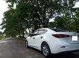 Mazda 3 2017 - Bán xe Mazda 3 đời 2017 màu trắng, giá 640 triệu, sơn zin cả xe