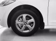 Hyundai Elantra 1.6 MT 2018 - Bán Hyundai Elantra 1.6 MT trắng xe có sẵn giao ngay, hỗ trợ vay trả góp lãi suất ưu đãi, LH 0903 175 312