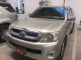 Toyota Hilux 2.5E 2011 - Cần bán lại xe Toyota Hilux 2.5E năm 2011, màu bạc số sàn 