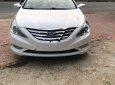 Hyundai Sonata 2011 - Bán Hyundai Sonata sản xuất 2011, màu trắng, xe nhập 