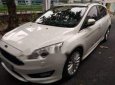 Ford Focus 2017 - Cần bán lại xe Ford Focus đời 2017, màu trắng