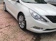 Hyundai Sonata 2011 - Bán Hyundai Sonata sản xuất 2011, màu trắng, xe nhập 