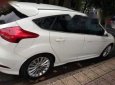 Ford Focus 2017 - Cần bán lại xe Ford Focus đời 2017, màu trắng