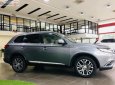 Mitsubishi Outlander 2.4 CVT Premium 2018 - Bán ô tô Mitsubishi Outlander 2.4 CVT Premium năm sản xuất 2018, màu xám