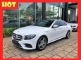 Mercedes-Benz E class E300 2017 - Bán xe Mercedes E300 trắng 2017, trả trước 800 triệu nhận xe ngay