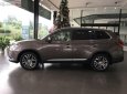 Mitsubishi Outlander 2.4 CVT Premium 2018 - Cần bán xe Mitsubishi Outlander 2.4 CVT Premium đời 2018, màu nâu