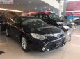 Toyota Camry 2.0E 2018 - Cần bán xe Toyota Camry 2.0E năm 2018, màu nâu