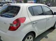 Hyundai i20 2009 - Cần bán lại xe Hyundai i20 sản xuất năm 2009, màu trắng, xe nhập xe gia đình