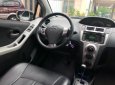 Toyota Yaris 2011 - Cần bán lại xe Toyota Yaris đời 2011, màu trắng, nhập khẩu nguyên chiếc 