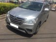 Toyota Innova 2.0E 2015 - Bán ô tô Toyota Innova 2.0E 2015, màu bạc số sàn 