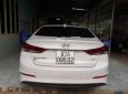 Hyundai Elantra   2017 - Cần bán Hyundai Elantra năm 2017, màu trắng, xe nhà chạy kỹ full option