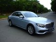 Mercedes-Benz E class E200 2017 - Bán Mercedes E200 2017 cũ, màu bạc xanh nội thất nâu, mới đăng ký biển số chưa sử dụng