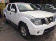 Nissan Navara LE 2011 - Cần bán gấp Nissan Navara LE năm sản xuất 2011, màu trắng, xe nhập chính chủ, giá tốt