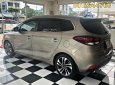 Kia Rondo GAT 2018 - Bán Kia Rondo GAT 2017 số tự động, xe chạy 15000km, hỗ trợ trả góp 75%. LH nhận gía yêu thương