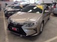 Toyota Camry   2.0E  2016 - Bán ô tô Toyota Camry 2.0E 2016, màu vàng, xe nhập