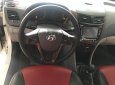 Hyundai Accent 2012 - Bán Hyundai Accent năm sản xuất 2012, màu trắng, nhập khẩu nguyên chiếc